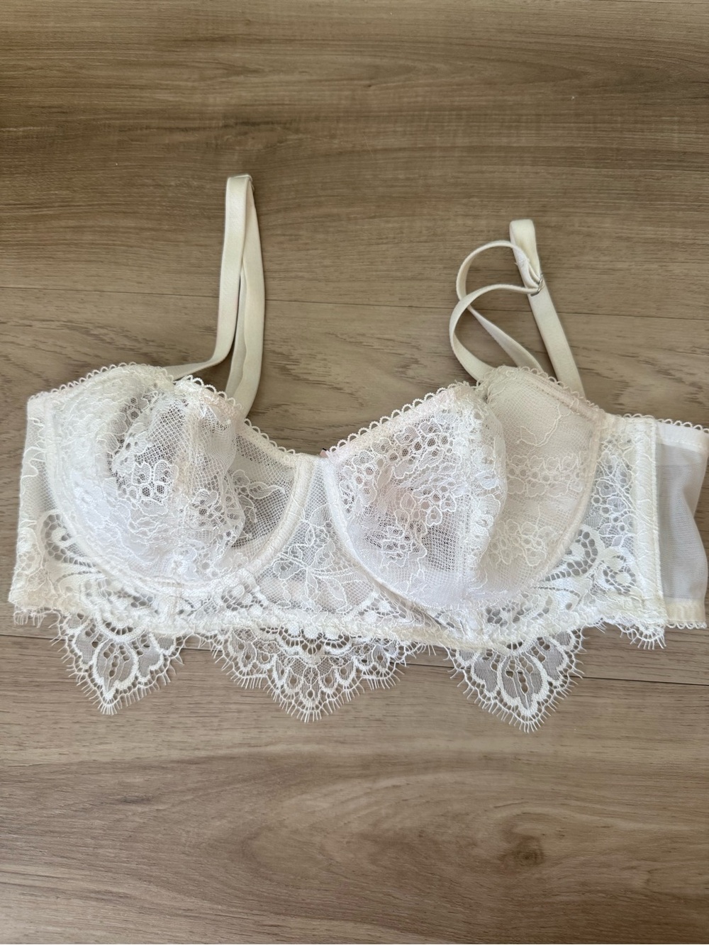 Lace Underwire Bralette in Cream